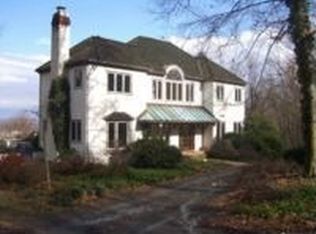 17 Salaneck Rd, Douglassville, PA 19518