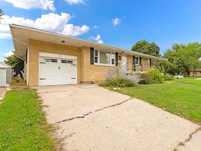 313 Edgewood Dr, Pekin, IL, 61554