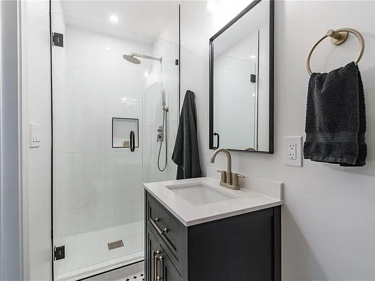 2093 Wildrose Dr — Photo 28