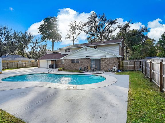 2nd image of 2351 Egremont Dr