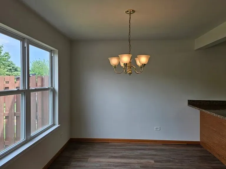 2513 Sumac Dr — Photo 4