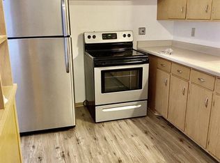 1521 Trailsway APT 8, Madison, WI 53704