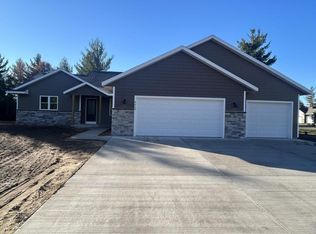 4610 Grand Pine Dr, Wisconsin Rapids, WI 54494