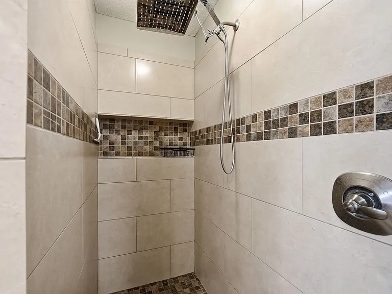 1651 Northridge Rd — Photo 35