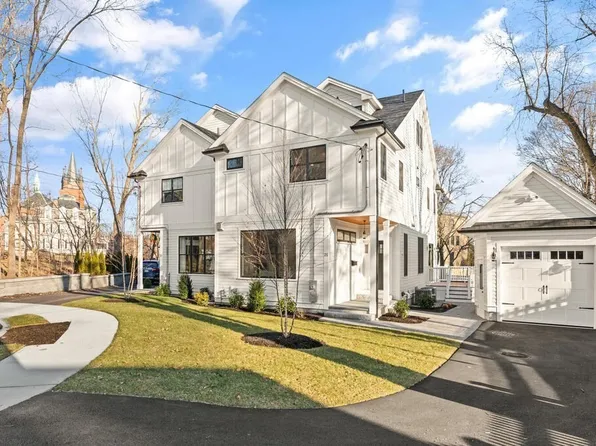 21 Conant Rd #21, Watertown, MA 02472