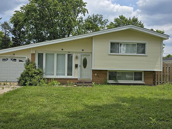 2nd image of 2755 S Craig Dr