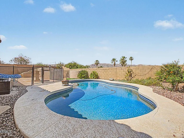 1320 E Cottonwood Ln — Photo 23