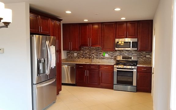 5th image of 1728 President St
