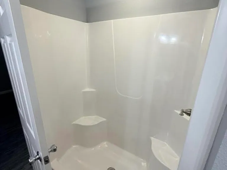 618 N Hall St #B — Photo 7