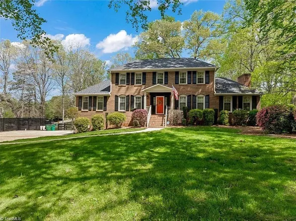 3800 Tangle Oak Dr, Clemmons, NC 27012