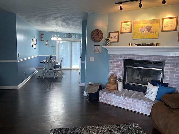 2nd image of 834 Oak Fairway Ct