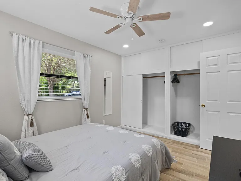 7806 Belmont Ave — Photo 16