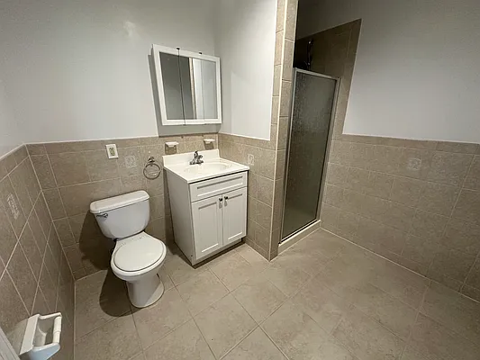 Rented by Astorian Realty Group LLC | media 4