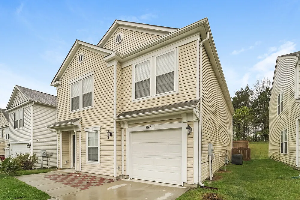 4 bed, 2.5 bath, 2541 sqft, $2,095 — Photo 4