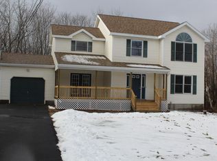 2851 Yellowstone Dr, Blakeslee, PA 18610