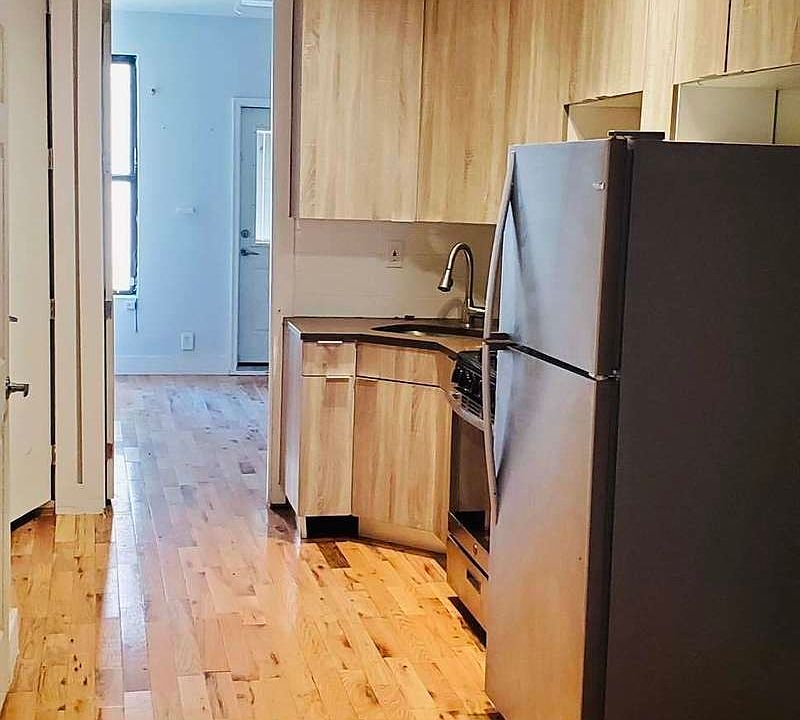 1st image of 388 Woodbine St APT 2