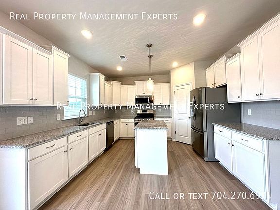 2nd image of 110 Rooster Tail Ln
