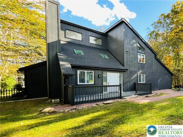6361 Cherokee Trl, Tobyhanna, PA 18466