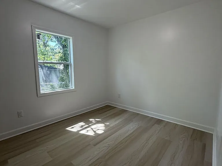 3482 Lamphier Ave — Photo 6