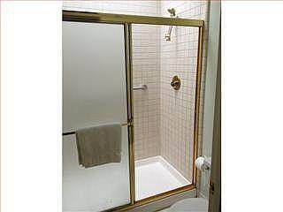 5th image of 1110 Bayswater Ave APT 305