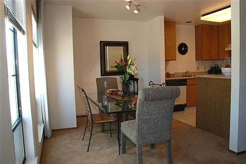 4th image of 760 Delano Ave