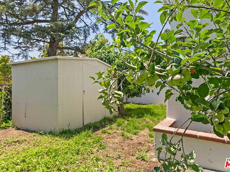 1722 Bel Aire Dr — Photo 29