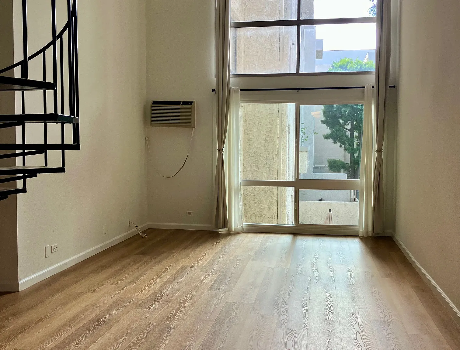 2 bed, 829 sqft, $3,500 — Photo 2