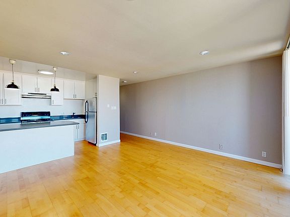 4th image of 653 Kansas St #406
