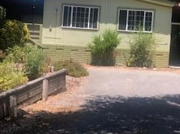 17580 Pond Derosa Ln #6, Salinas, CA 93907