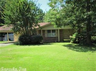 2106 Whippoorwill Ln, White Hall, AR 71602