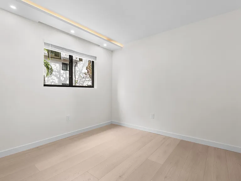 3226 Mary St #1 — Photo 7