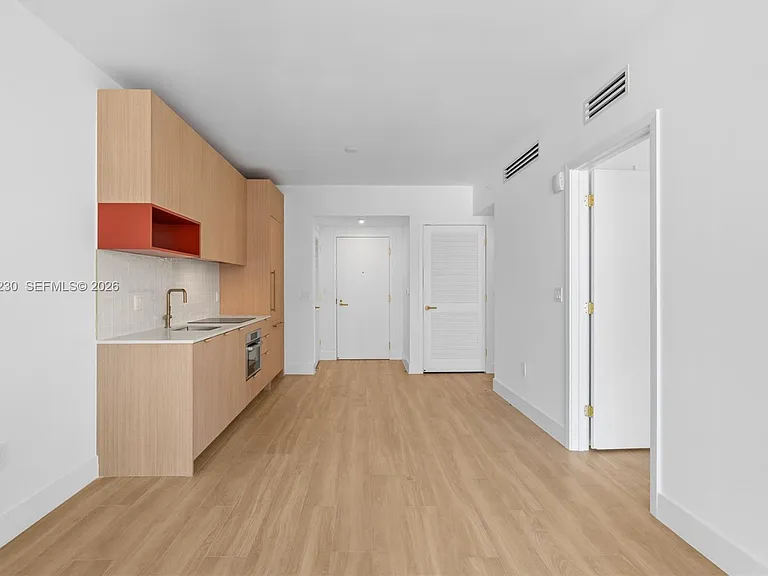 90 NE 32nd St #1009 — Photo 6