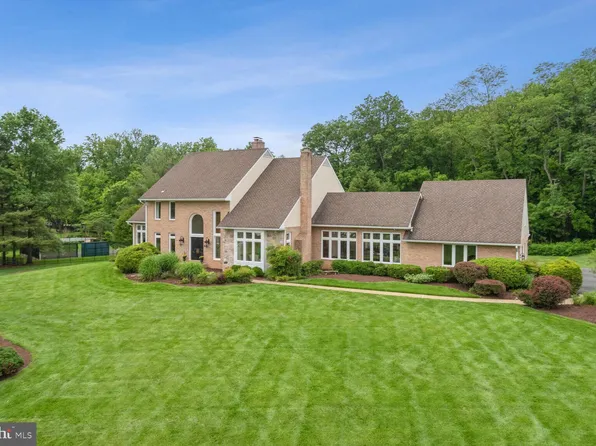 8908 Iverleigh Ct, Potomac, MD 20854