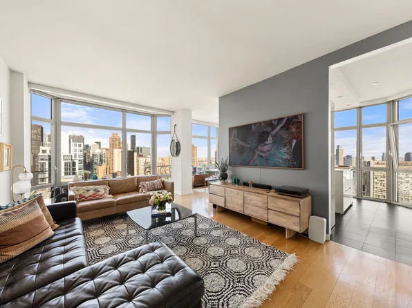 200 East 32nd Street image 1 of 16