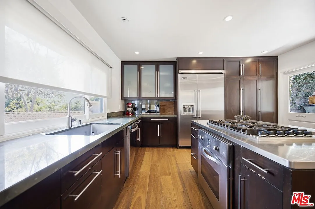 4 bed, 3.5 bath, 2819 sqft, $15,000 — Photo 4