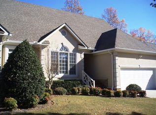 1508 Thornebrooke Cir, Dalton, GA 30720