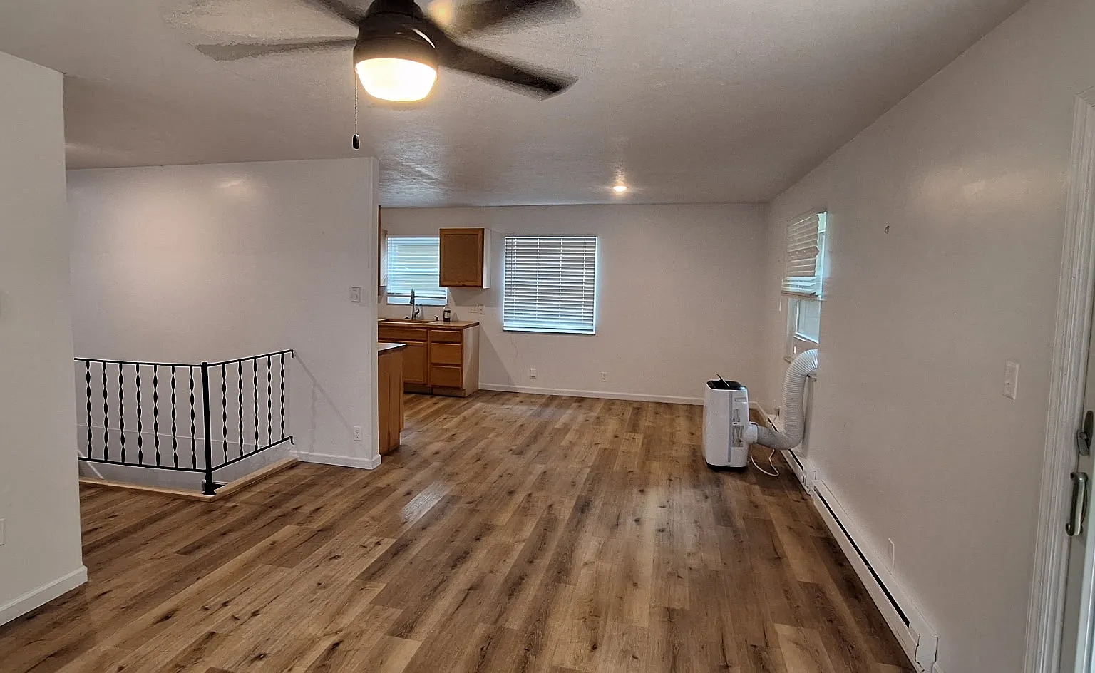 3 bed, $1,300 — Photo 1