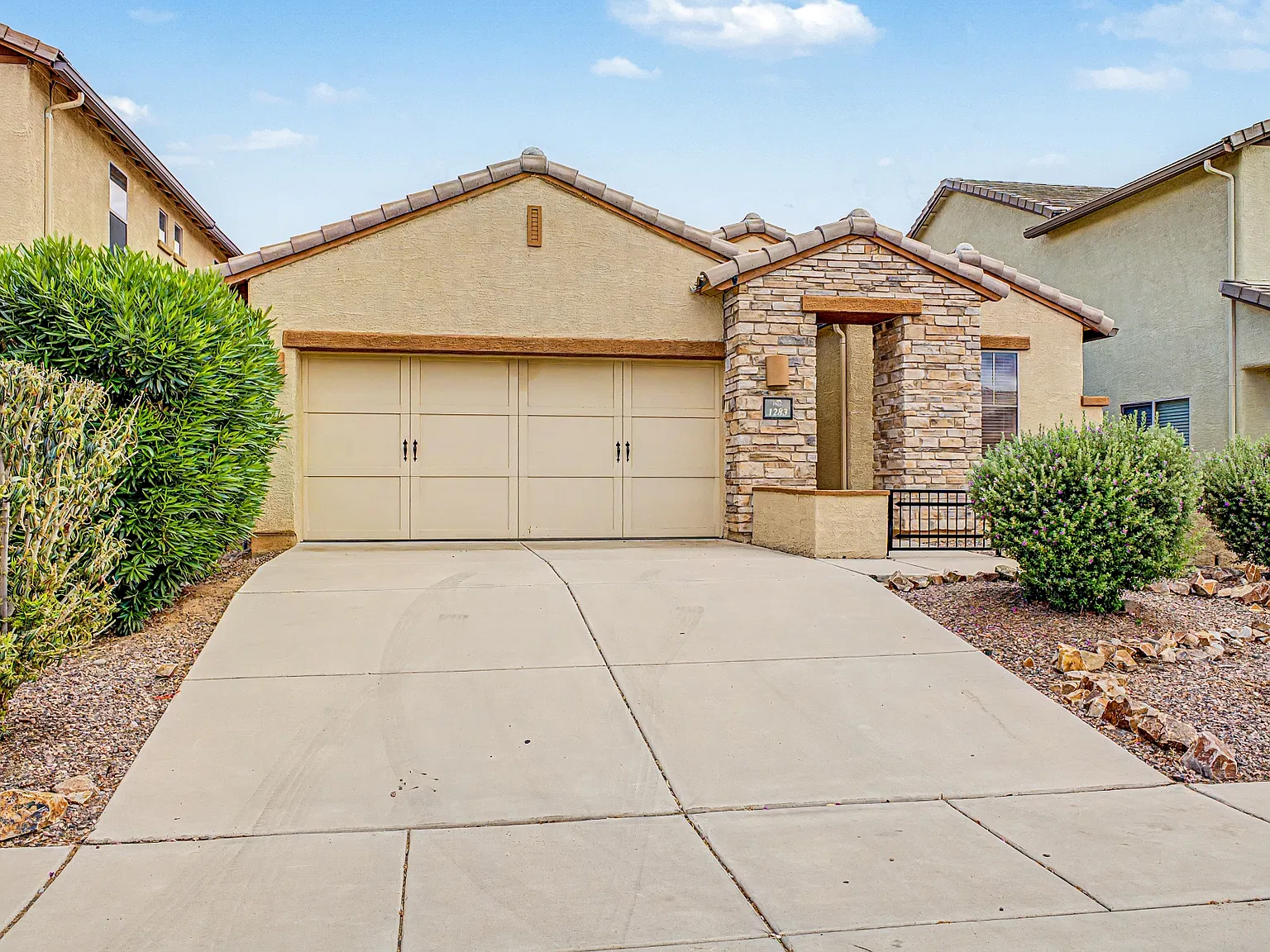 3 bed, 2100 sqft, $2,595 — Photo 3