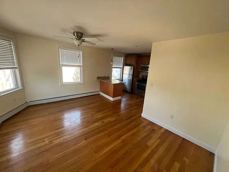 17 Cutler St — Photo 3