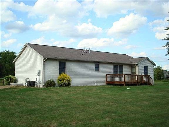 2nd image of 19840 Bluff Dr