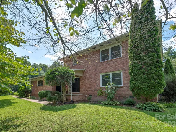 134 Arthur Ln, Hendersonville, NC 28791