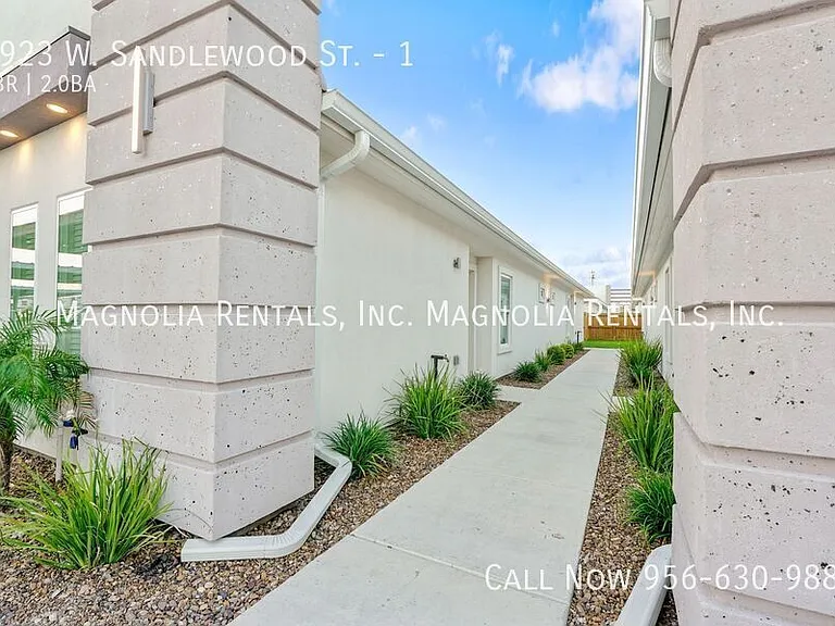 2923 W Sandlewood St #1 — Photo 2