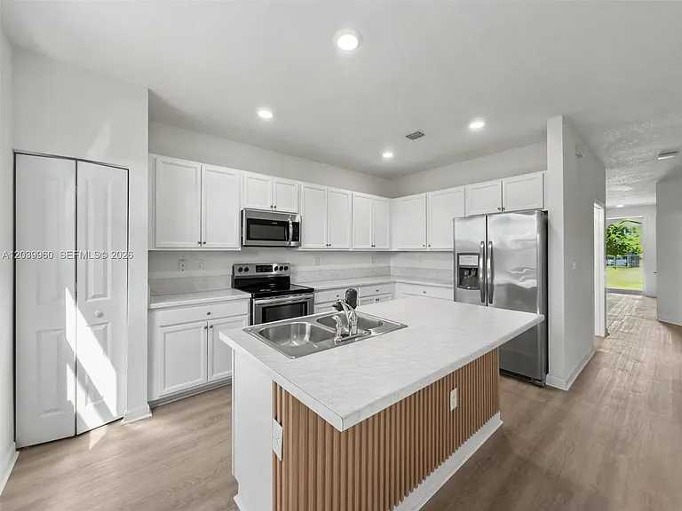 11296 SW 254th Ter — Photo 6