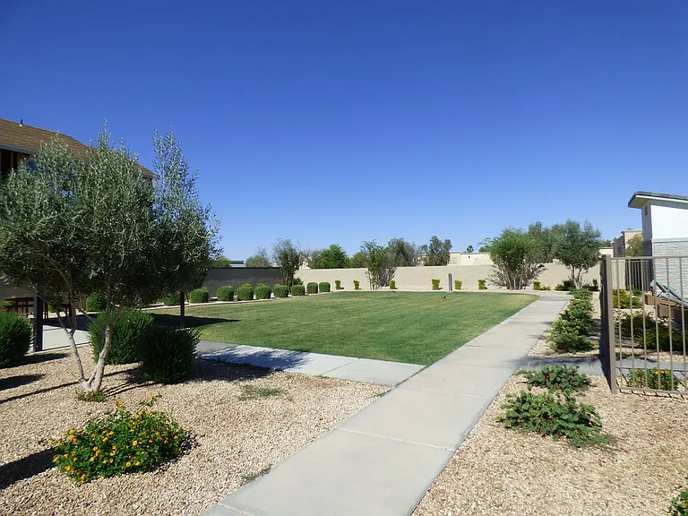 15733 W Polk St — Photo 35
