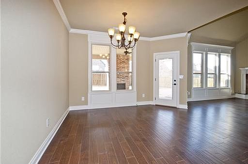 3rd image of 6604 Silverthorne Ln
