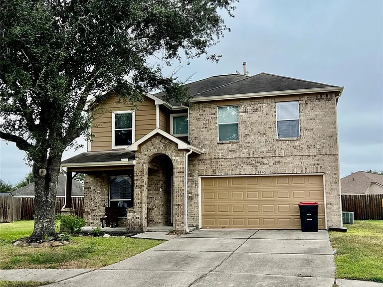 9610 Serenata Ct — Photo 1