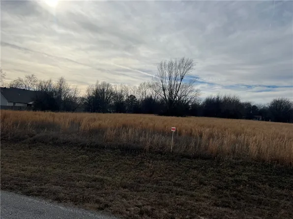 2 County Ave #C, Lincoln, AR 72744