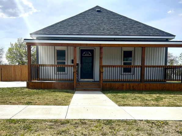 208 S Washington St, Plainville, KS 67663