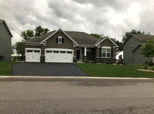7987 Spring Lake Dr, Shakopee, MN 55379