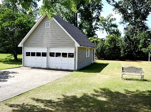 2nd image of 2401 Dobbs Dr
